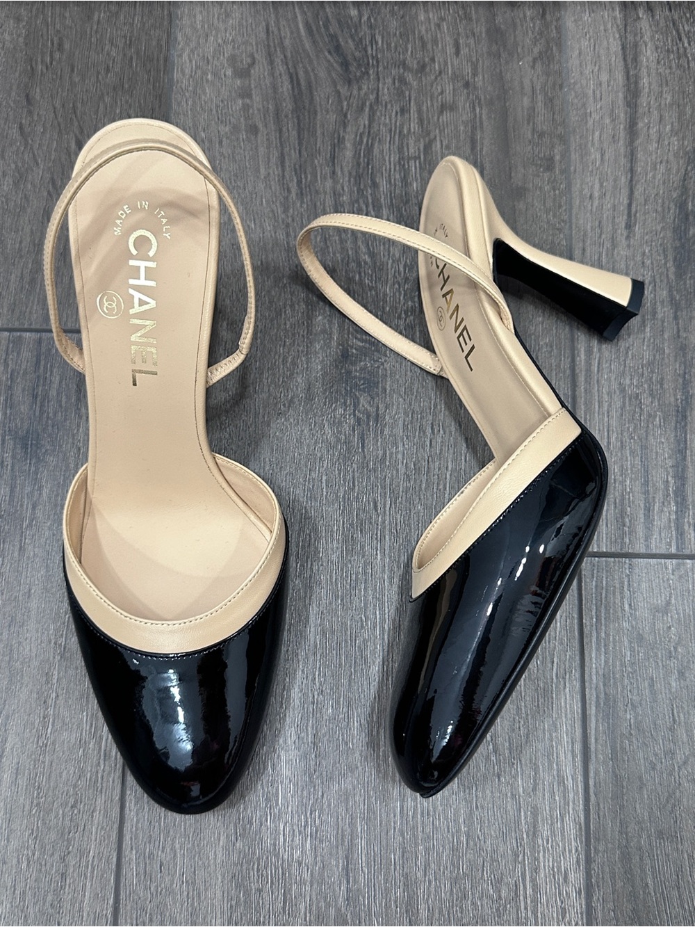 CHANEL Two-Tone BLACK BEIGE LEATHER GOLD CC LOGO SLINGBACKS PUMPS SIZE 38